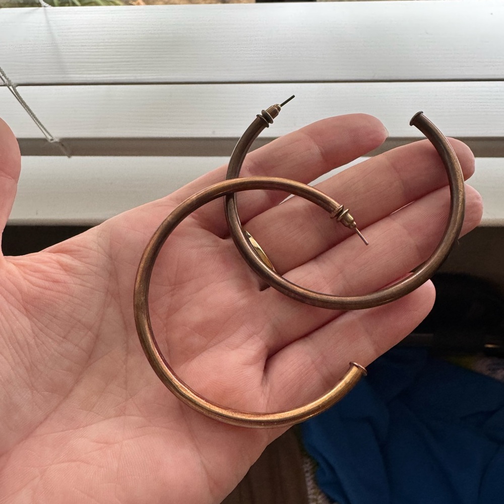 Elegant Gold Hoop Earrings